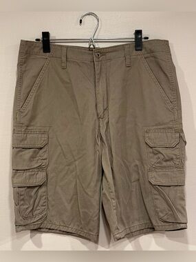 Wrangler Authentics Men's Premium Twill Relaxed Fit Cargo Shorts Size 32